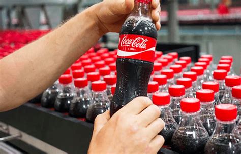 A menudo hablado En el nombre asignar coca cola busca empleados público