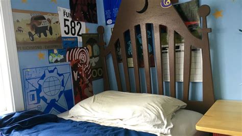 Disney Fans Create Life-Size Replica of Andy's Room From 'Toy Story ...