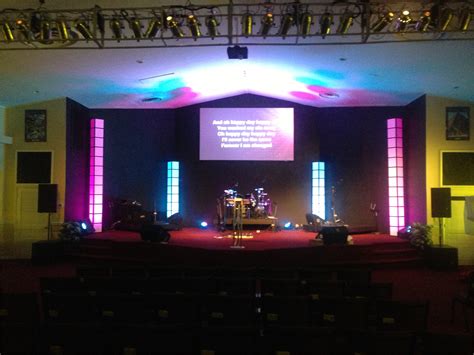 Small church stage lighting design - dasebydesign