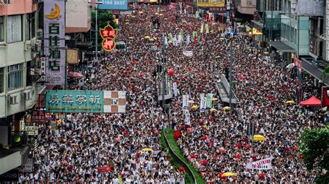 香港で大規模デモ、「逃亡犯条例」に反対 Jp