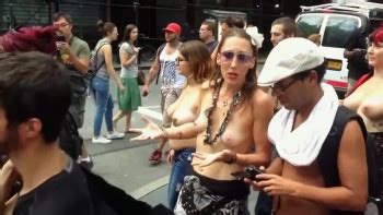 Nude Art Performance Page