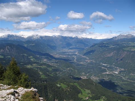 Schöner Weitblick das Etschtal aufwärts bis Meran wie hikr org