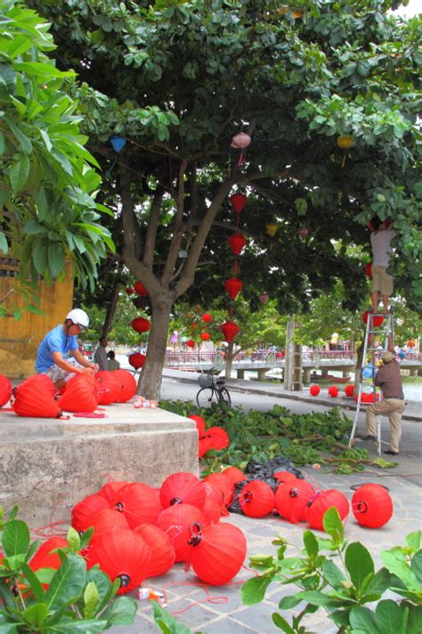 Picture of the Day: Hanging Lanterns in Hoi An - Blog - homeandawaywithlisa