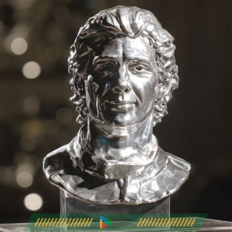 Vale Mais Not Cia Instituto Ayrton Senna Presenteado Busto Em