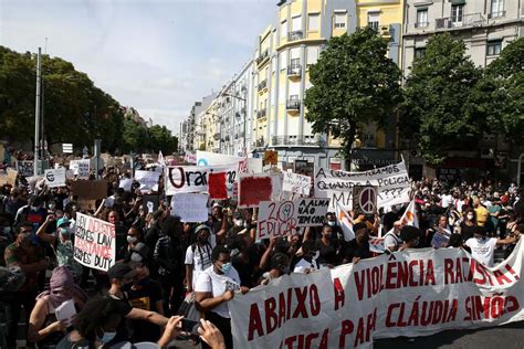 Milhares Manifestam Se Contra Racismo Nas Ruas De Lisboa Portugal