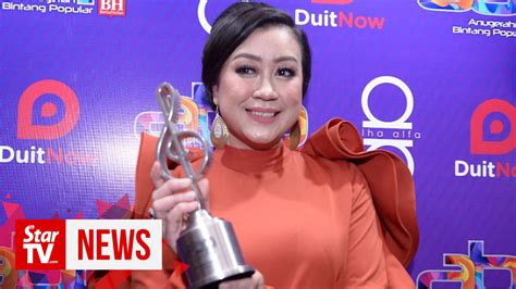 Suria FM S DJ Lin Marks 20 Years In Radio Industry Bagging Coveted