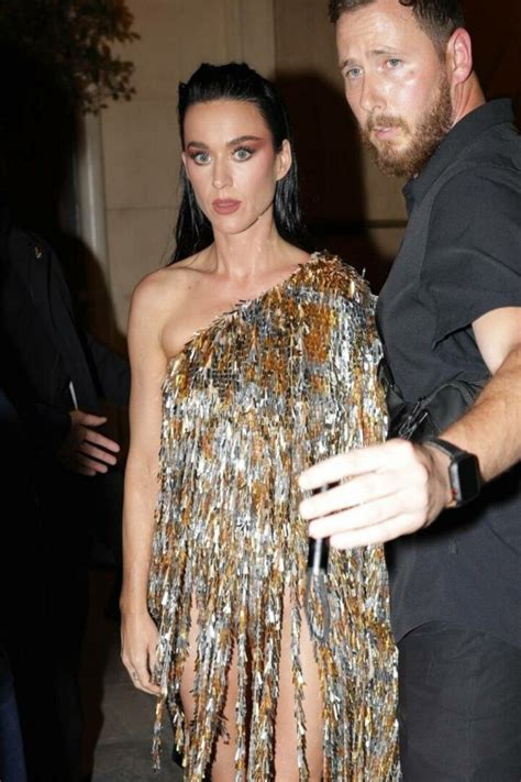 Katy Perry Apari Ie Spectaculoas La Petrecerea Vogue World Din Paris