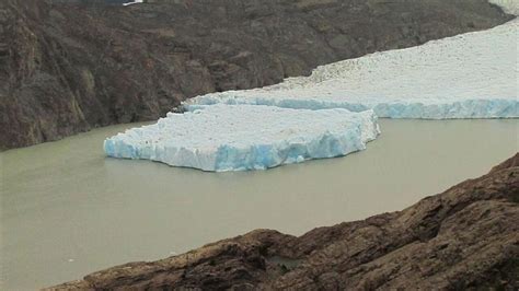 Un Gran Bloque De Hielo Se Desprende Del Glaciar Grey En Chile Hazte Eco