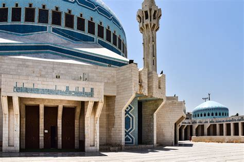 Entrance to King Abdullah I Mosque · Free Stock Photo