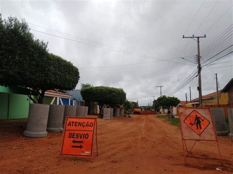 Obras de drenagem e pavimentação são iniciadas no Bairro Santa Rita