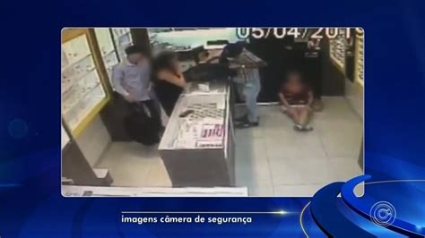 Dupla armada invade joalheria e rende cliente e funcionária em Itu