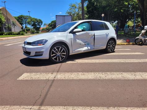 Ve Culos Se Envolvem Em Acidente No Centro De Santa Helena Costa Oeste