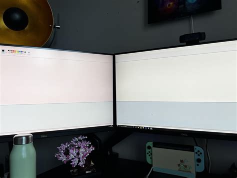 Dell G2724D (left) vs Dell S2721DGF (right) - color calibration : r/Dell