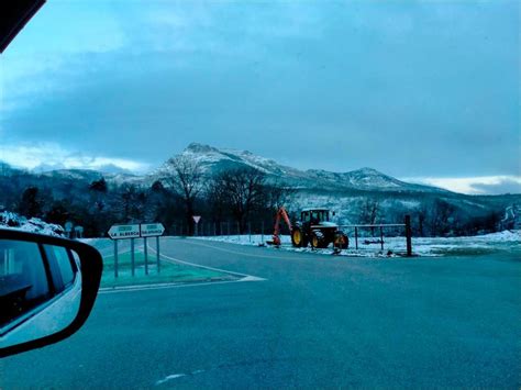 La Bella Imagen De La Pe A De Francia Te Ida De Blanco Por La Nevada