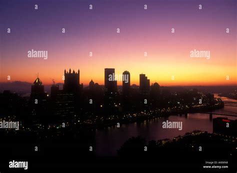 Pittsburgh skyline at sunset Stock Photo - Alamy