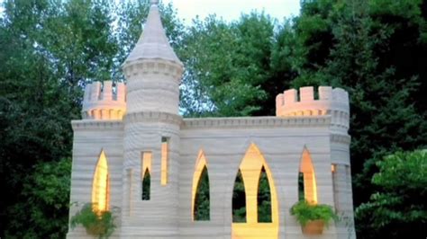 Man Uses Homemade 3 D Printer To Build Concrete Castle In The Backyard