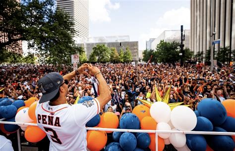 World Series Championship Parade in Downtown Houston – Latino Sports