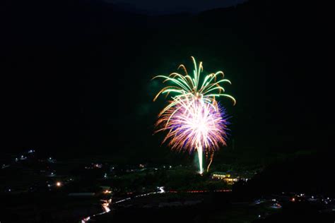 東粟倉村夏祭り花火大会 アップ⑥ By 岡田六輔 （id：8920684） 写真共有サイトphotohito