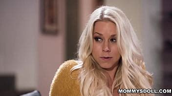 Stepdaughter And Stepmom Pussy Tribbing XNXX