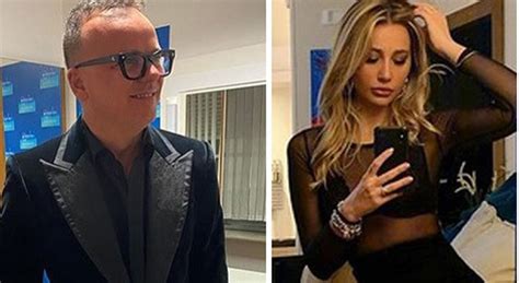 Gigi D Alessio E La Fidanzata Denise Esposito Ecco Come Si Sono Conosciuti