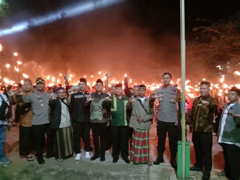 Sambut Bulan Suci Ramadhan H Warga Gelar Pawai Obor Di Kota