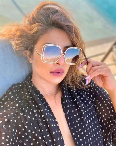 These 10 Picture Give You A Sneak Peek Into Priyanka Chopras Enviable Collection Of Sunglasses