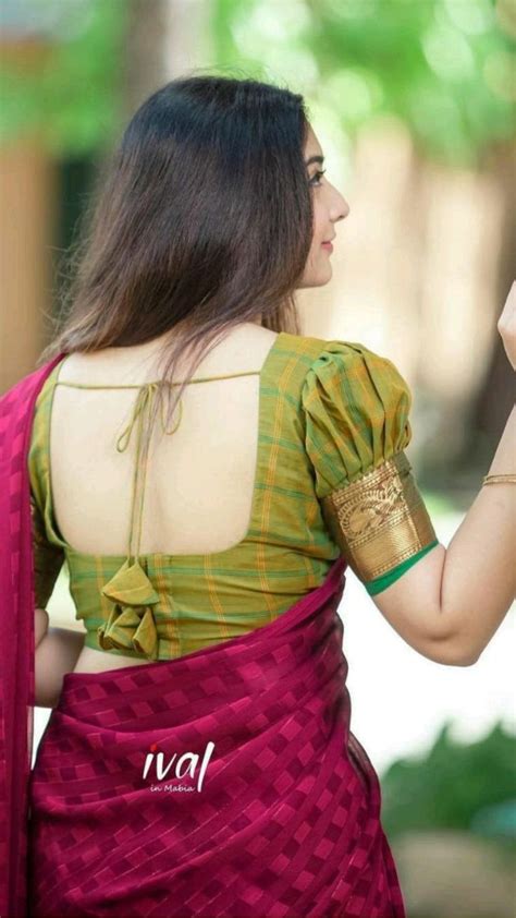 Traditional Saree Design In Simple Saree Blouse Designs