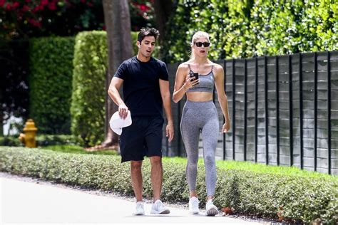 Devon Windsor Toned Sexy Body Hot Celebs Home