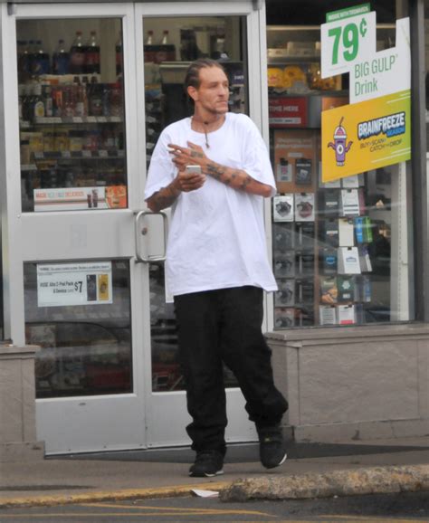 Delonte West seen hanging outside 7/11 store after footage appeared to