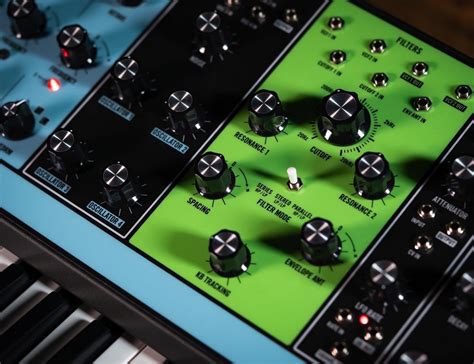 This semi-modular analog synthesizer gives you infinite harmony options