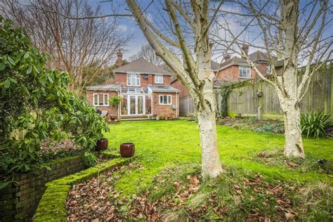 Holden Road Southborough Tunbridge Wells 3 Bed Detached House For