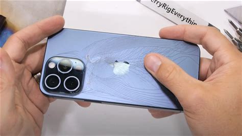 Iphone 15 Pro Max徒手掰弯暴力测试：后盖几秒就碎 快科技 科技改变未来