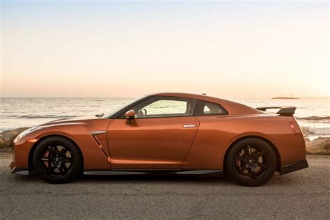 2019 Nissan GT R Godzilla Still Breathes Fire If You Have Money To