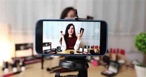 How To Start Vlogging With Your Smartphone The Ultimate Guide