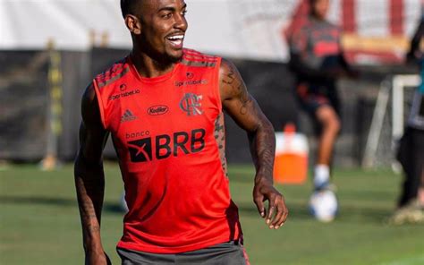 Clube De Marcelo Sinaliza Proposta Para Contratar Lateral Esquerdo Do