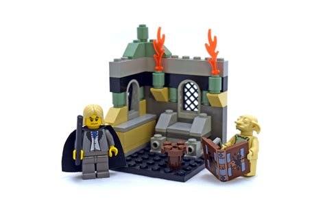 Dobby's Release - LEGO set #4731-1 (Building Sets > Harry Potter)