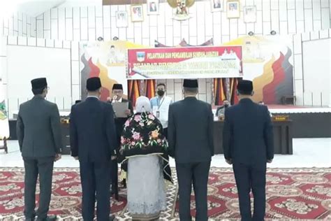 Bupati Solsel Lantik Lima Pejabat Pimpinan Tinggi Pratama Usai Uji