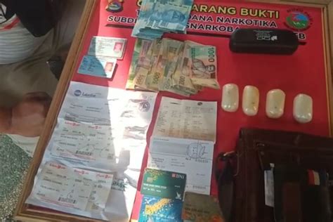 Foto Kronologi Penangkapan Pria Yang Sembunyikan 4 Plastik Sabu Dalam