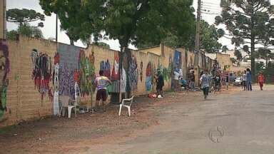 Meio Dia Paraná Ponta Grossa Grafiteiros se reúnem e transformam