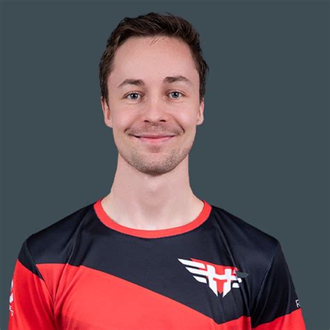 Создать мем "мужчина, джерси mousesports, teses игрок кс" - Картинки ...