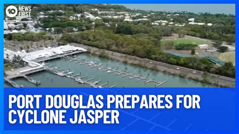 Port Douglas Prepares For Cyclone Jasper News First Youtube