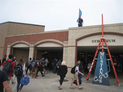 Kingwood High principal spends 27 hours on school roof to raise funds