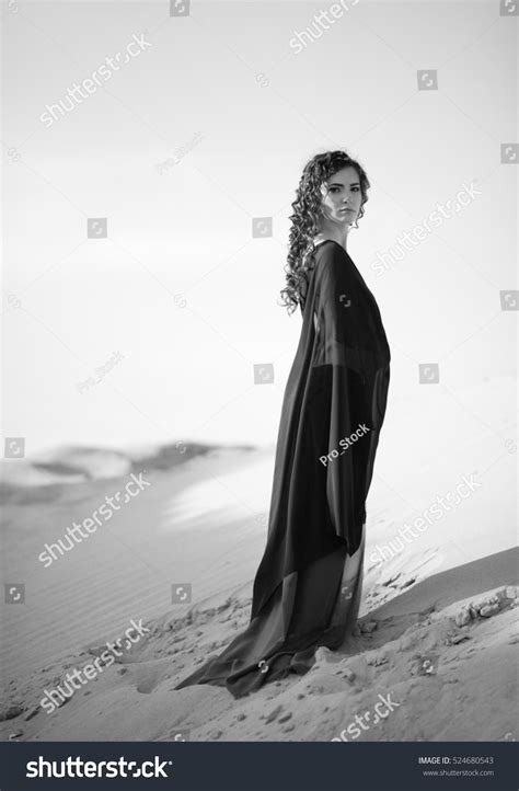 Beautiful Girl Desert Naked Sexy Covered Stock Photo 524680543 Shutterstock