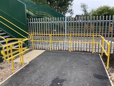 Interclamp Rail Steel Palisade Fencing And Dda Assist