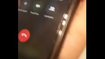 Didier intenta coquetear con Lorik pero éste le explica que es gay