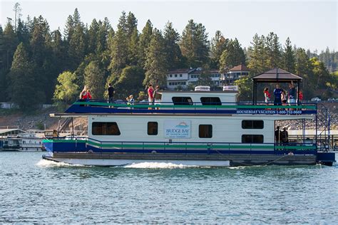 Bridge Bay Resort: Shasta Lake Houseboat Rentals