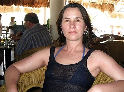 Sexy Annie On The Beach In Her Tiny Bikini Photo X Vid