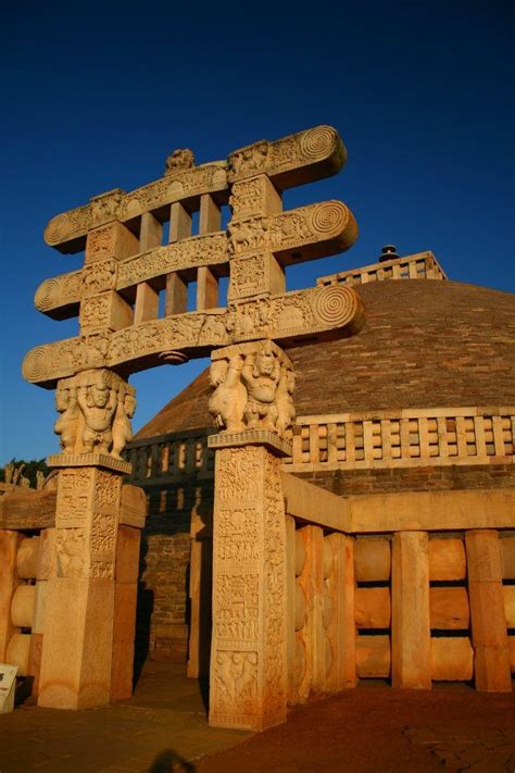 Madhya Pradesh Sanchi Stupa, is a Buddhist complex, famous for its ...