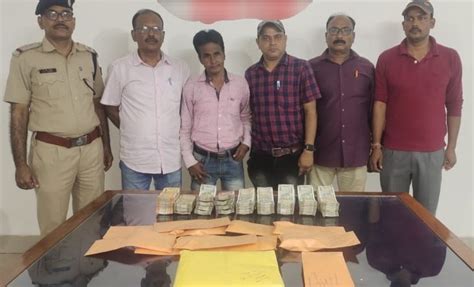 Two Arrested With Silver Worth Rs 3 Lakh And Cash Worth Rs 16 Lakh 3 लाख की चांदी व 16 लाख नकद