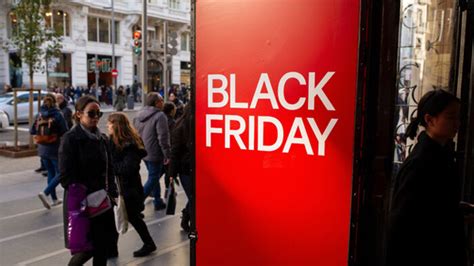 Aussies to spend $500 during Black Friday sales | Money magazine